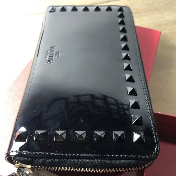 ❗️SOLD ❗️VALENTINO Rockstud Wallet - Picture 3 of 5